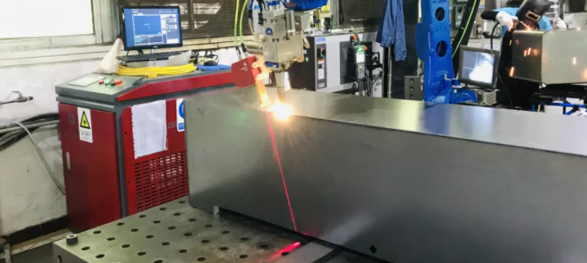 不銹鋼薄板智能焊接新方案，英萊激光視覺焊縫跟蹤系統(tǒng)顯身手！